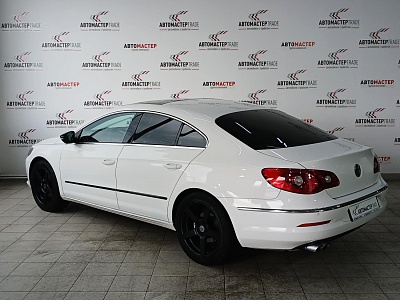 Volkswagen Passat CC 2011