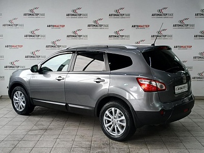 Nissan Qashqai+2 2010