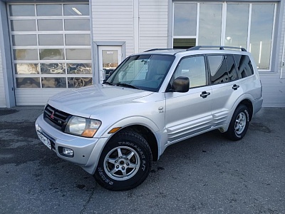 Mitsubishi Montero 2000
