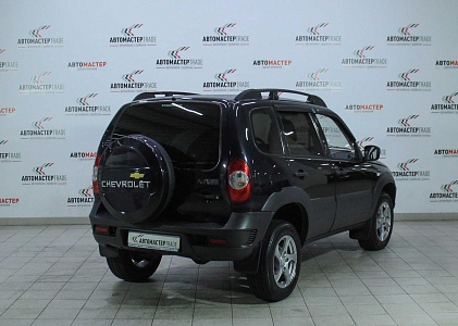 Chevrolet Niva 2013