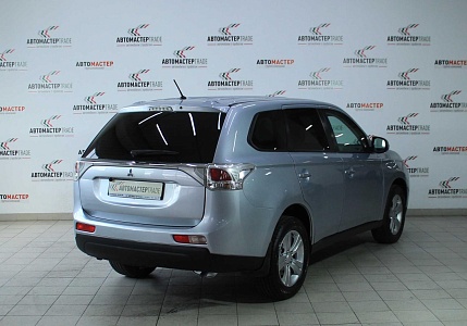 Mitsubishi Outlander 2012