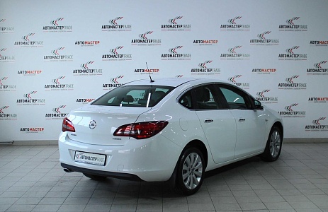 Opel Astra 2013