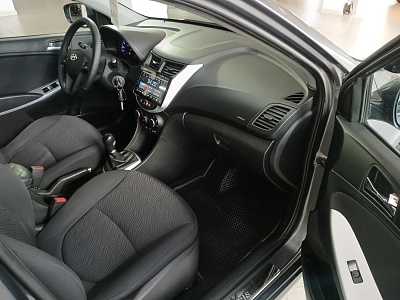 Hyundai Solaris 2012