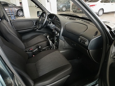 Chevrolet Niva 2012