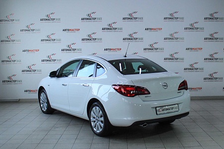 Opel Astra 2013