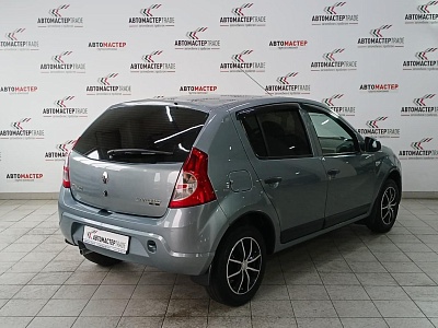 Renault Sandero 2011