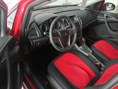 Opel Astra 2012