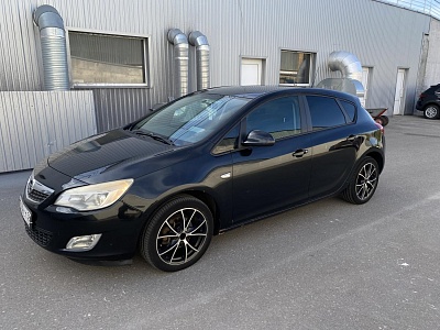 Opel Astra 2011