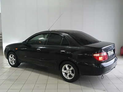 Nissan Almera 2004