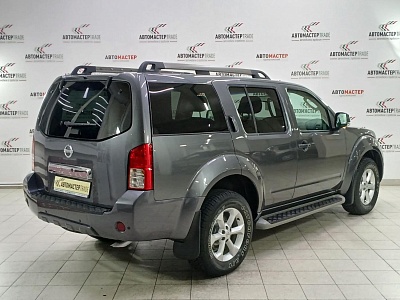 Nissan Pathfinder 2011