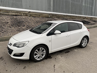 Opel Astra 2012