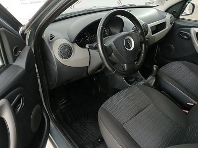 Renault Sandero 2011