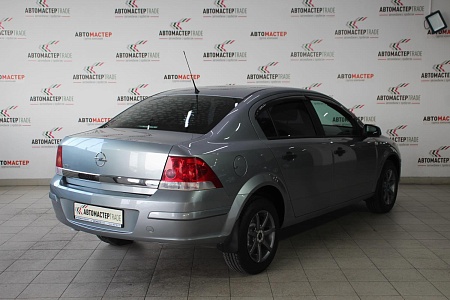 Opel Astra 2012